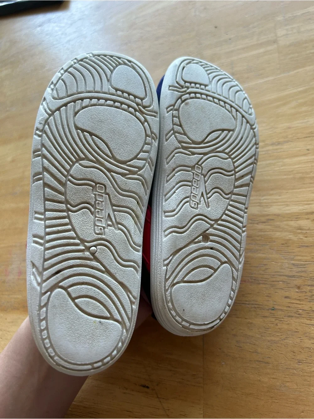 Kids youth water shoes XL 11/12 boys girls unisex red white and blue